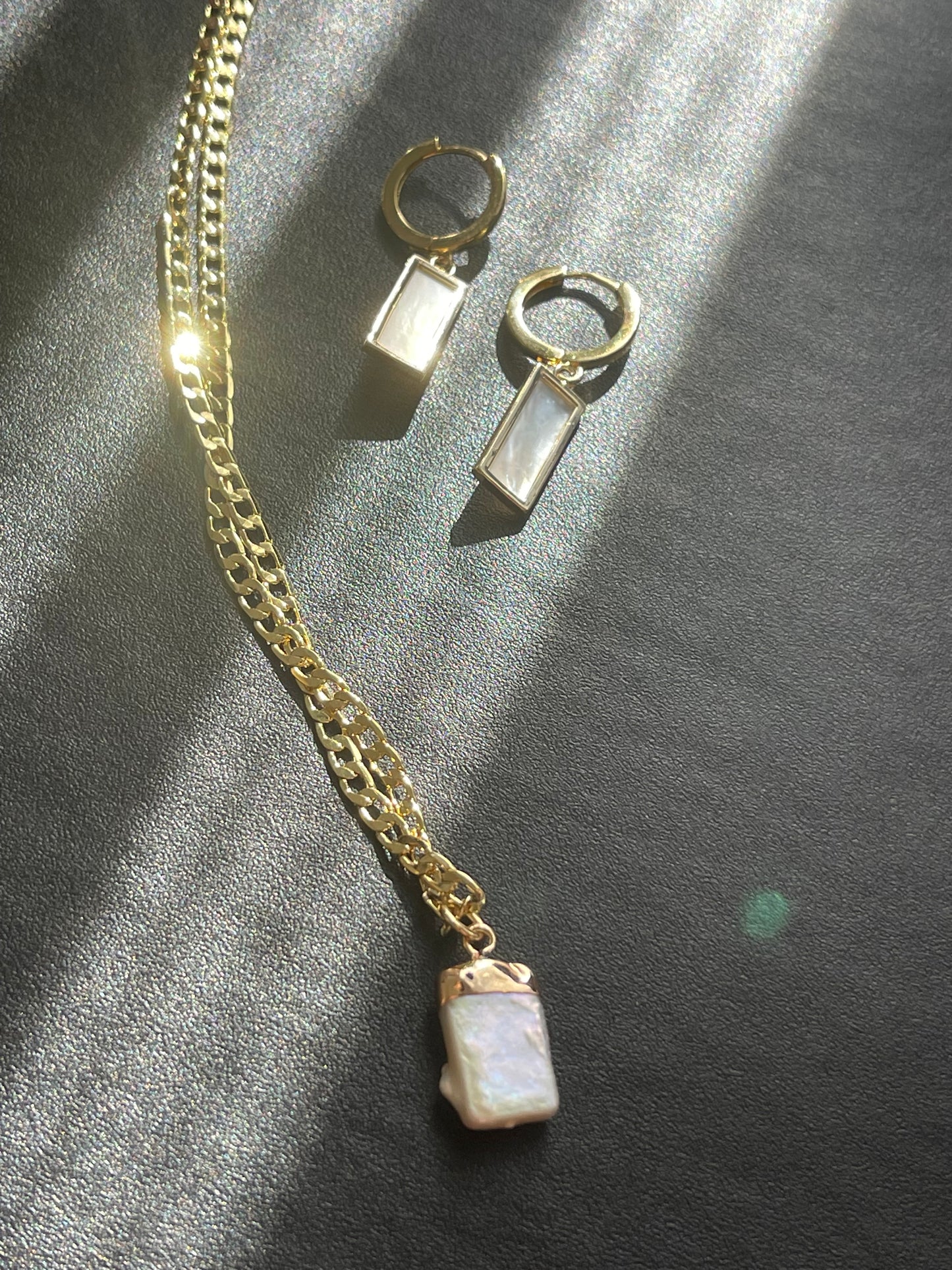 MOTHER OF PEARL NECKLACE