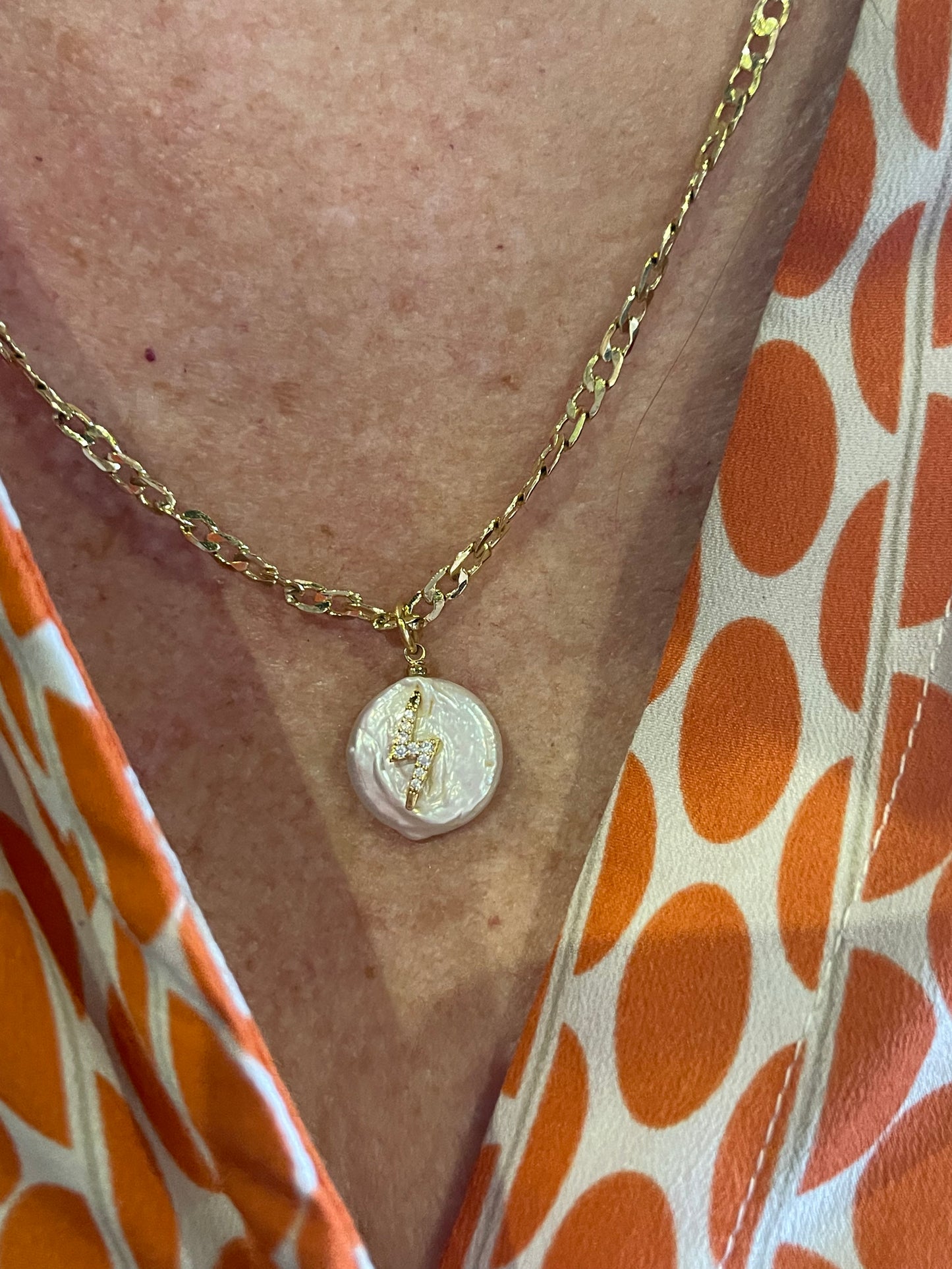 PEARL BOLT NECKLACE