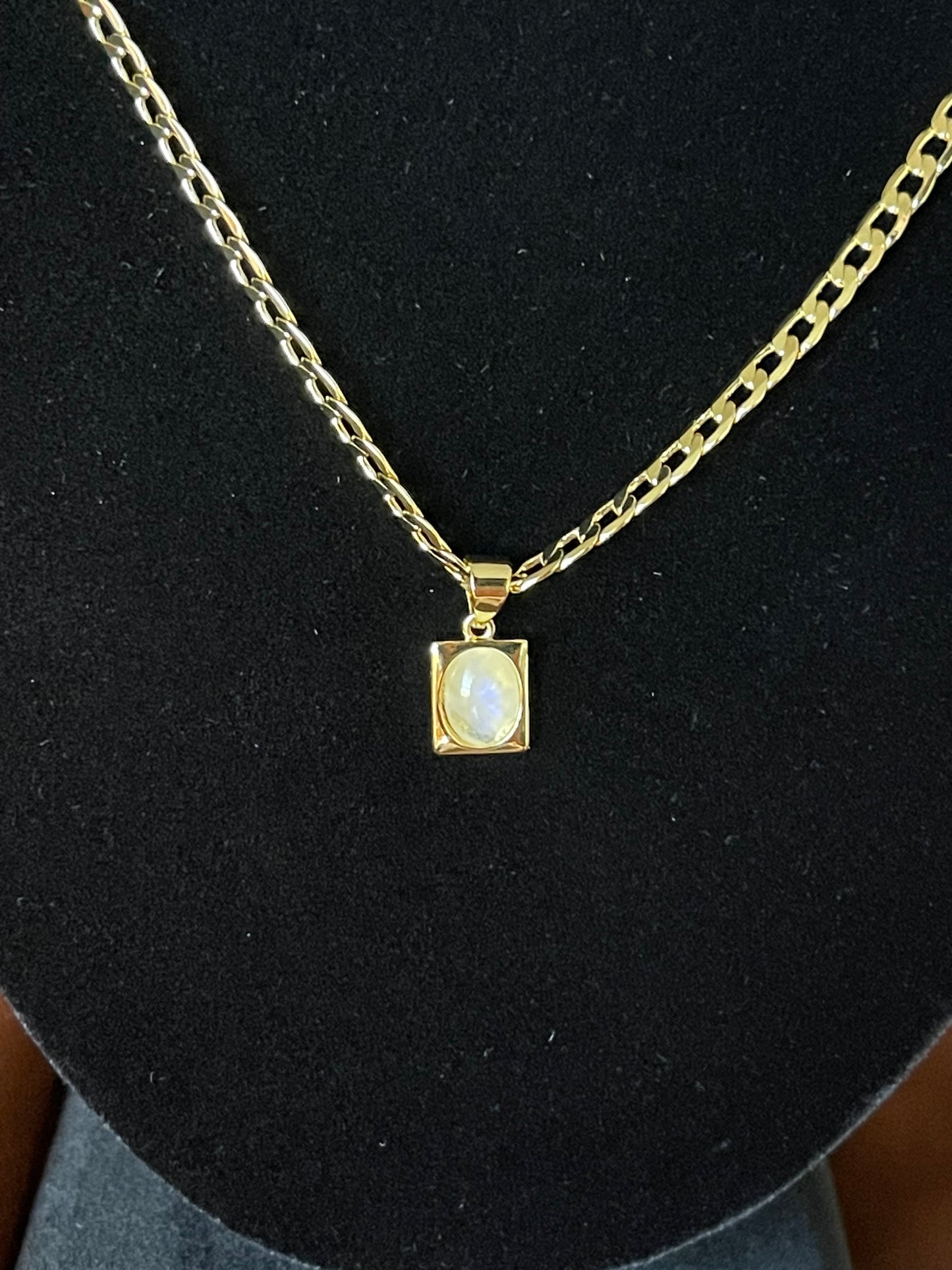 MOONSTONE NECKLACE