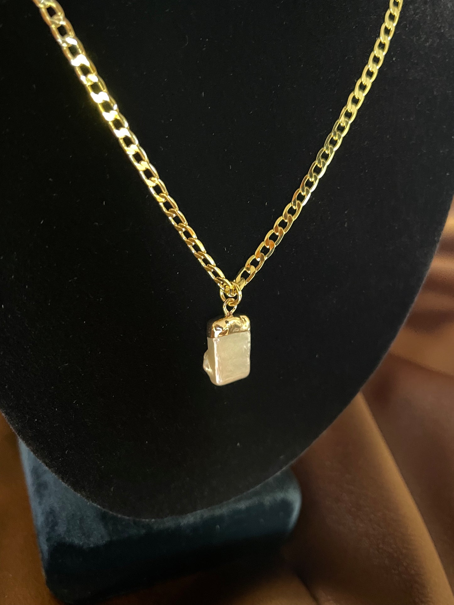 MOTHER OF PEARL NECKLACE