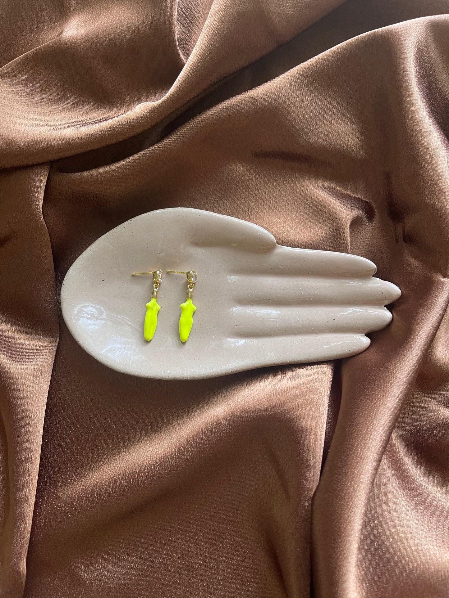 LADY YELLOW