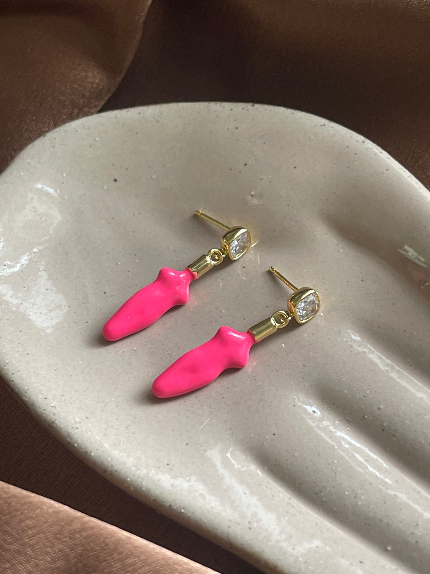 LADY HOT PINK