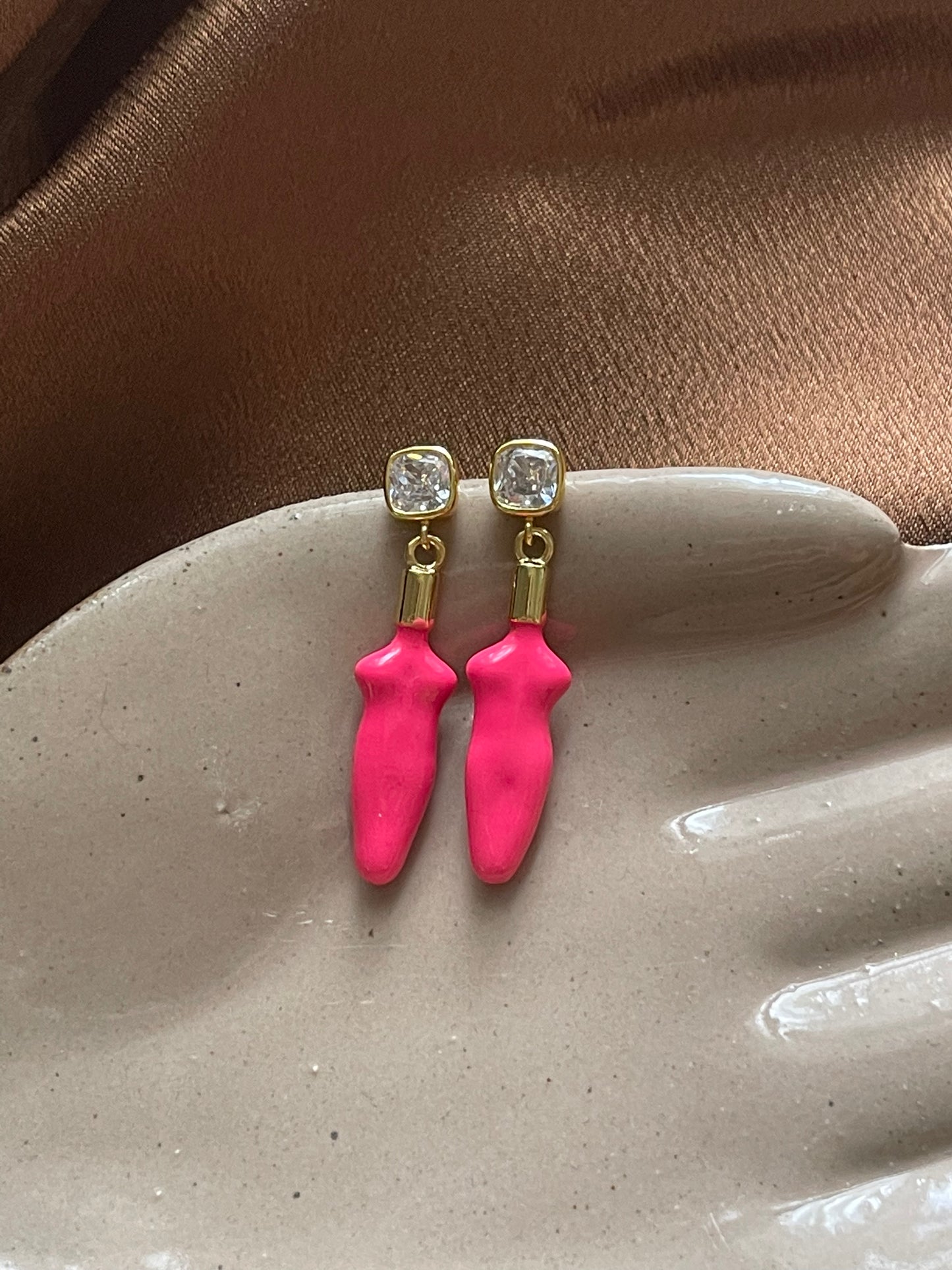 LADY HOT PINK